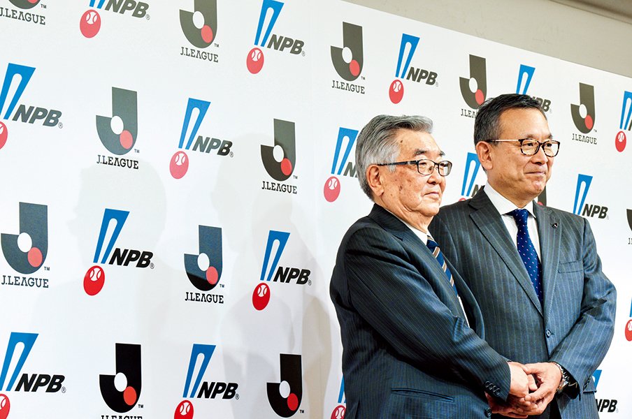 見えない敵と戦うために。~プロ野球とJリーグの異例の協力~<Number Web> photograph by Wataru Sato