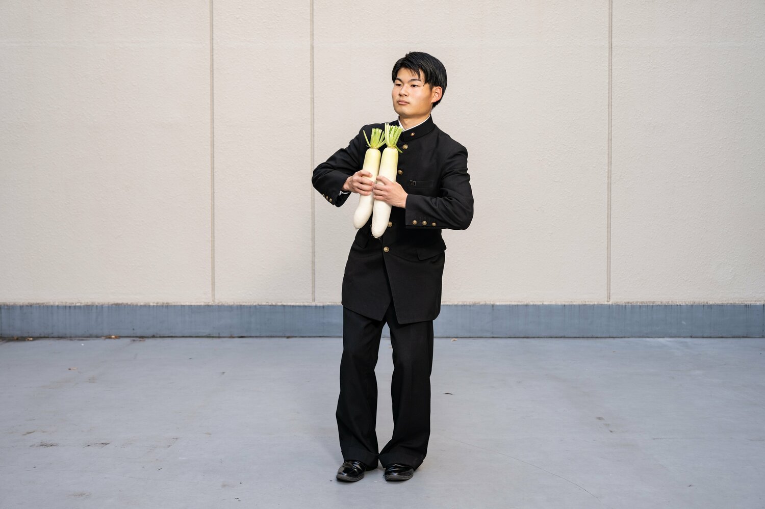 ３．足を蹴り出すため、体勢を少し変えていく