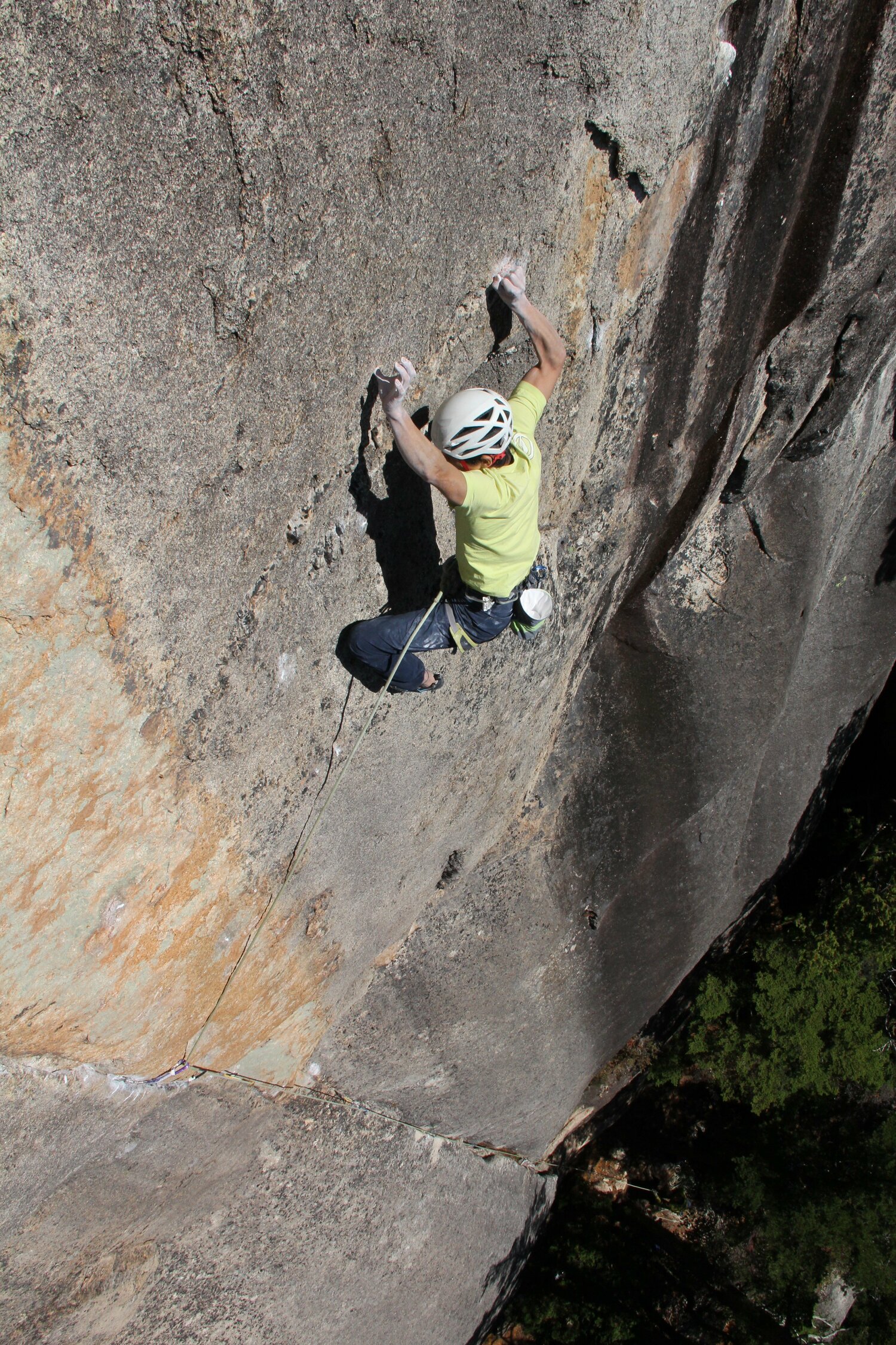 2015年、山梨県瑞牆山の「千日の瑠璃」の初登 ©Satoru Hagihara
