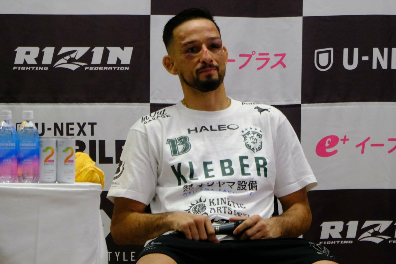 試合後のクレベルの顔には、痛々しい腫れが目立っていた ©Norihiro Hashimoto