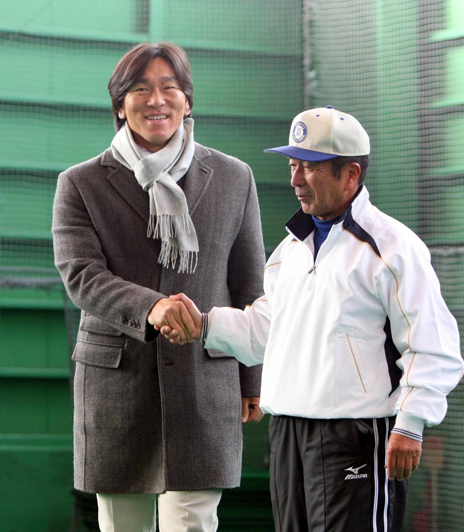 2011年に松井は母校を訪問し、山下総監督に挨拶　©Sankei Shimbun