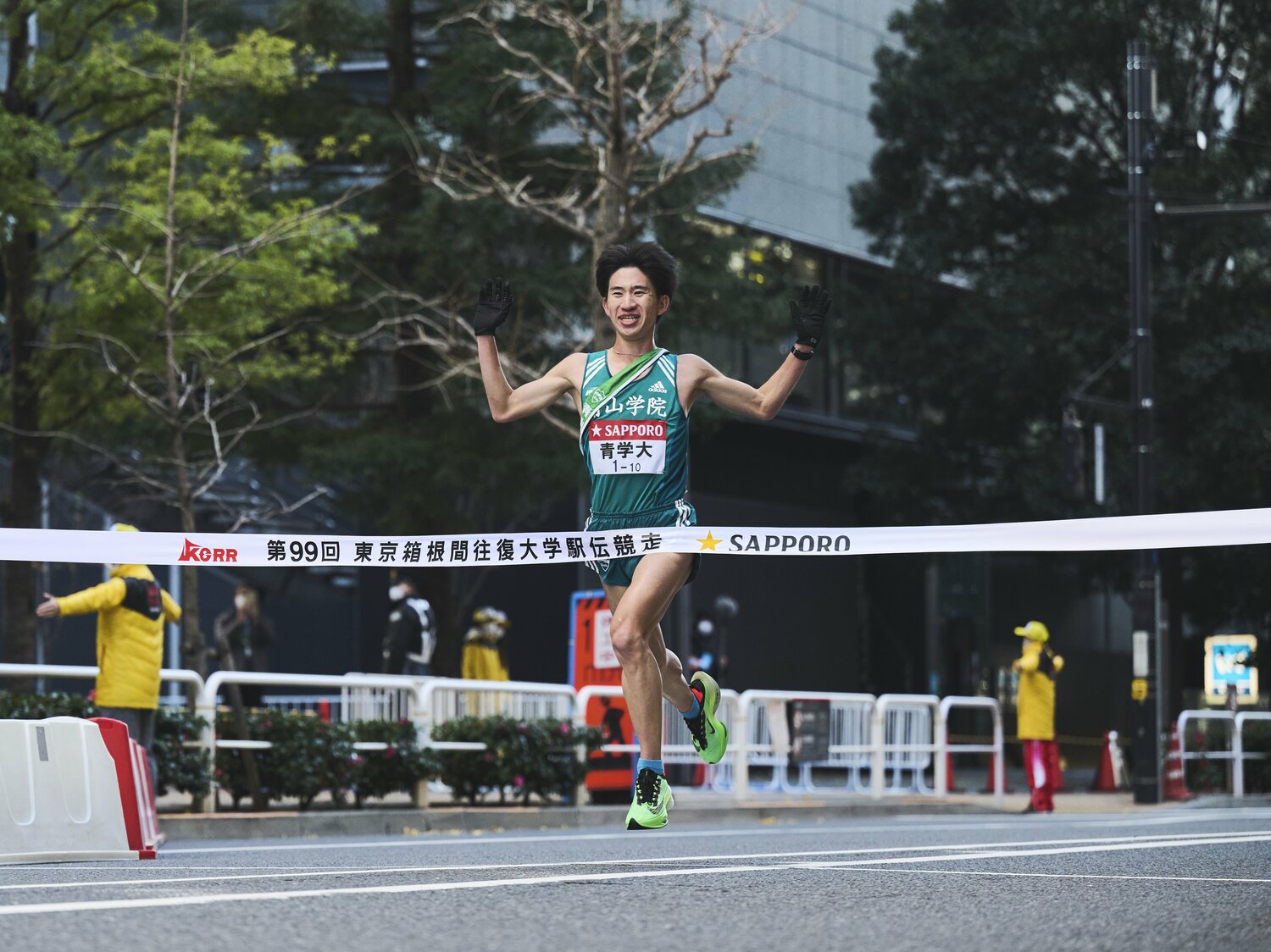 昨年10区区間新を記録し、今年も10区でゴールテープを切った中倉。競技生活にもピリオドを打つ ©Yuki Suenaga