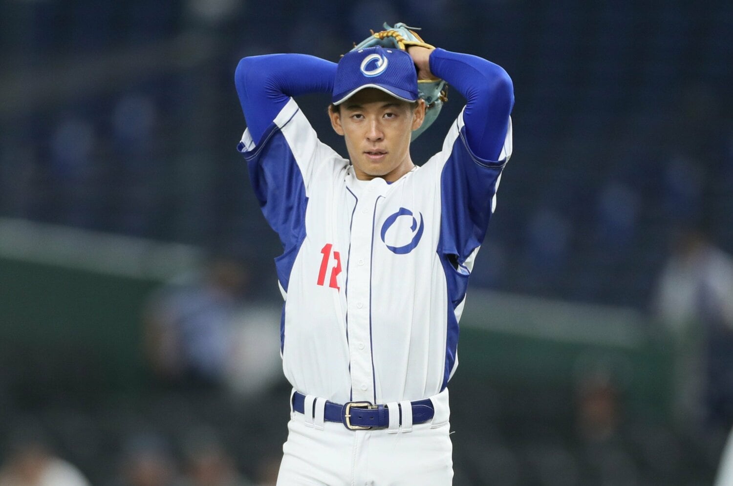 あの「矢場とん」店員が…なぜドラフト6位でプロ野球へ？ 週末はフルタイム勤務、トレーニングは勤務後の深夜…最速153キロ剛腕の「超異色の履歴書」＜Number Web＞ photograph by Sankei Shimbun