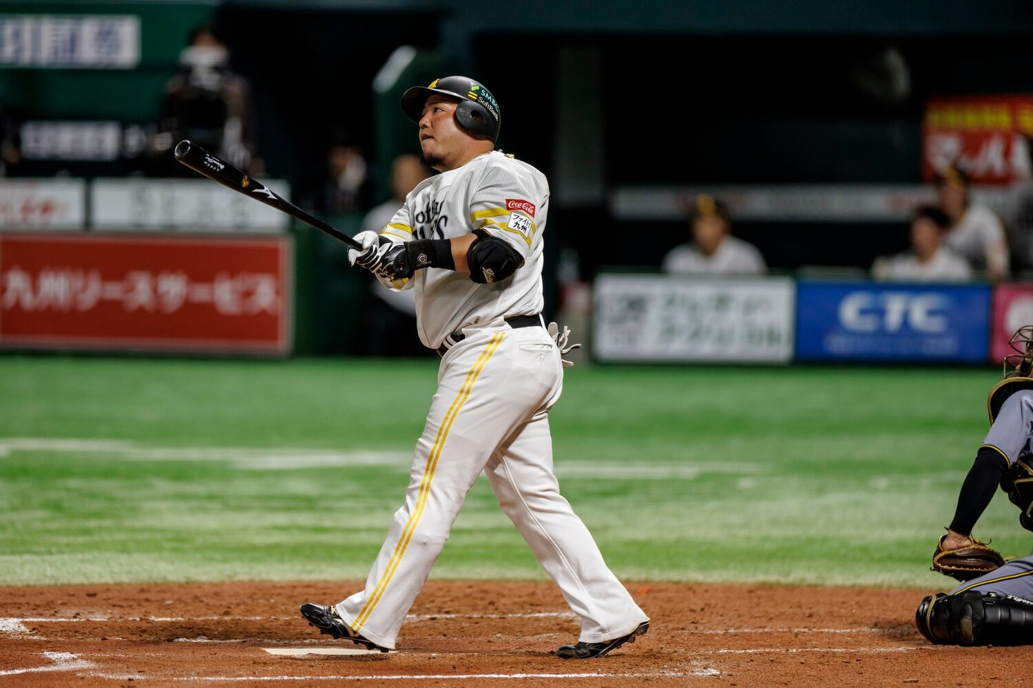 第2戦の2回に3ランホームランを放った山川穂高。打った瞬間に確信の表情で歩き出す　©️Kiichi Matsumoto