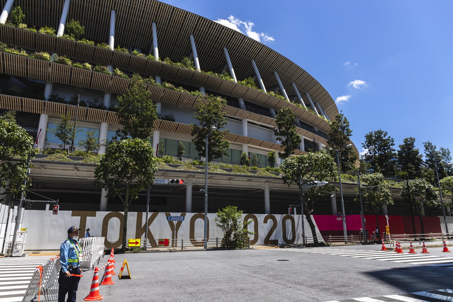千駄ケ谷駅から国立競技場へは徒歩7分ほど