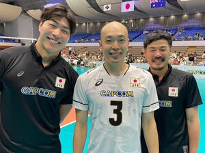 4年ぶりに日本代表に復帰し、今季は若手に混ざってBチームでプレーした深津英臣（35歳）。コーチには長く一緒に戦った清水邦広、永野健が務めた