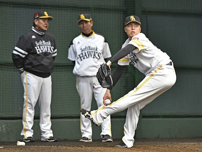 あのドラ1・田中正義のプロ1年目。二軍1試合登板後、「工藤塾」へ。＜Number Web＞ photograph by Kyodo News