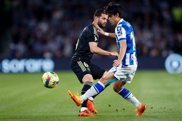 「久保建英がスペイン紙の一面に！」子供サポ「タケが決めるよ」予言通りマドリーを圧倒“ソシエダの熱狂”は翌日も…カメラマンは見た(10)