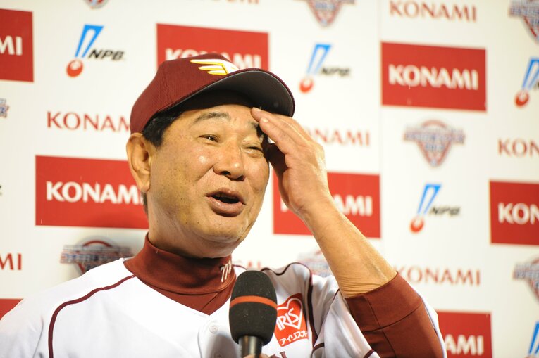 久保の熱い思いを受け取った星野監督　©︎Naoya Sanuki