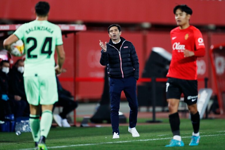 久保建英の“劇的決勝ゴール後に消えた疾走”は「客席に飛び込みたかったけど高すぎて無理」だった？《カメラマンが見た真相》(18)