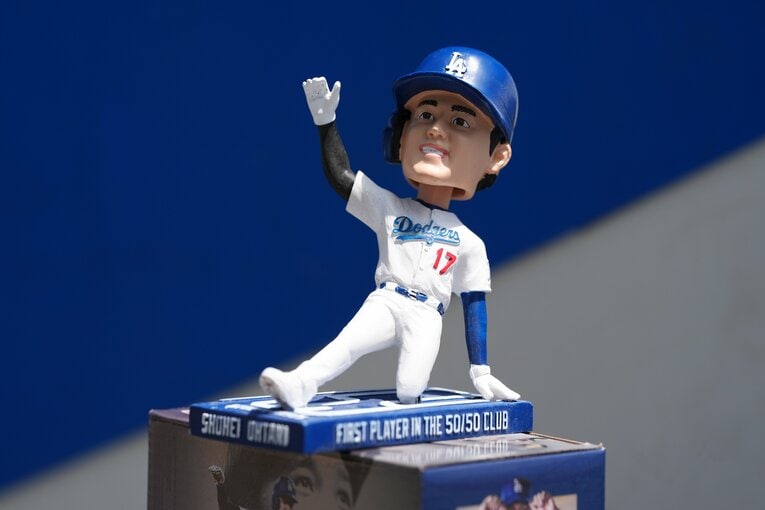 大谷の「50-50」を記念したボブルヘッド　©︎Shizuka Minami