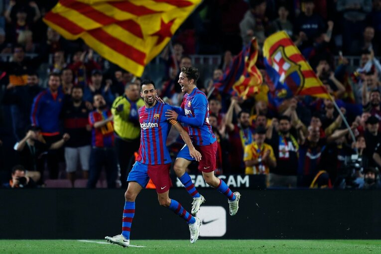 久保建英は「バルサ下部組織の旧友」と何を話したのだろうか… カンプノウで撮った才能の一端と敗戦の悔しさ〈撮影者の視点〉(22)