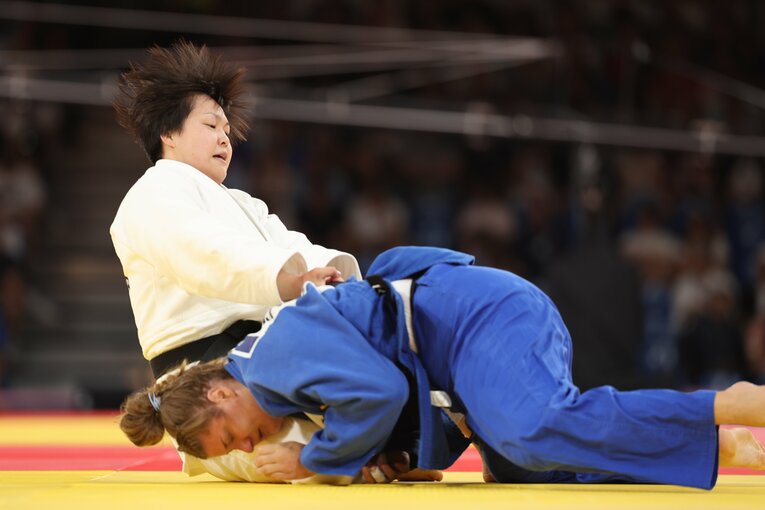 混合団体戦、準決勝ドイツ戦の高山莉加　©Tetsuya Higashikawa/JMPA