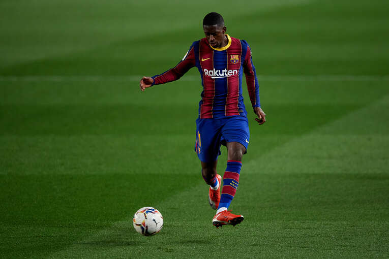 デンベレの特長の1つに、左右両足を高いレベルで操る技術がある ©Getty Images