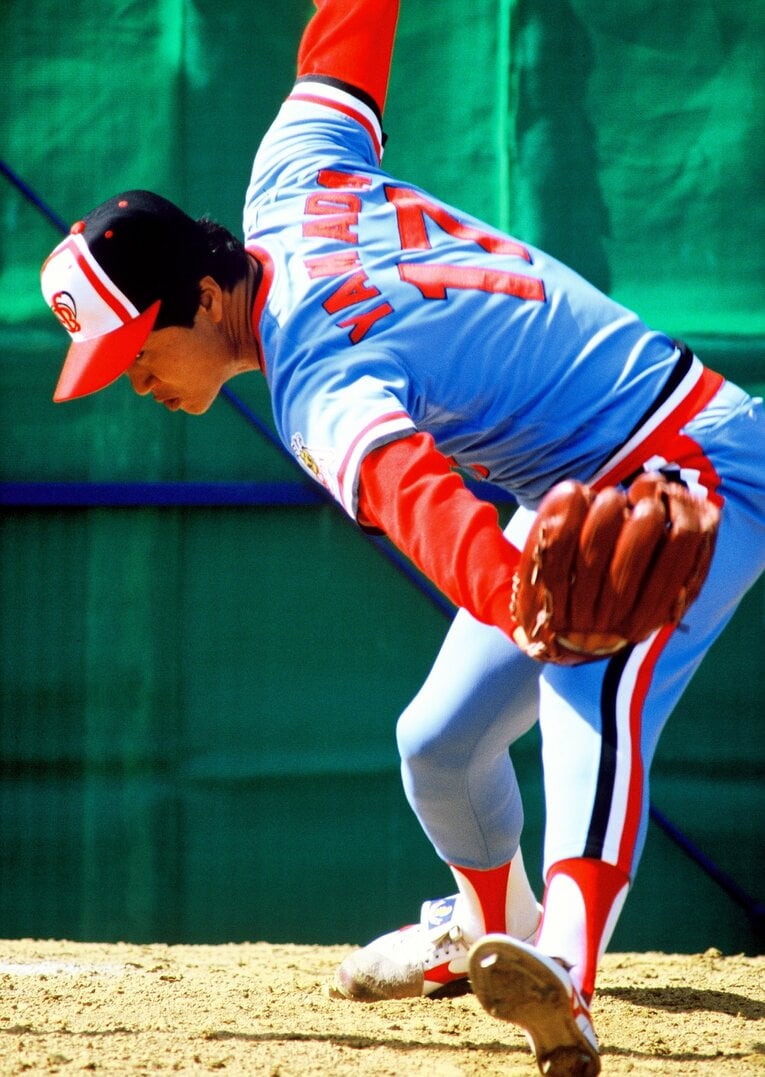 美しきアンダースローで知られた…山田久志の投球（連続写真）©Makoto Kenmizaki