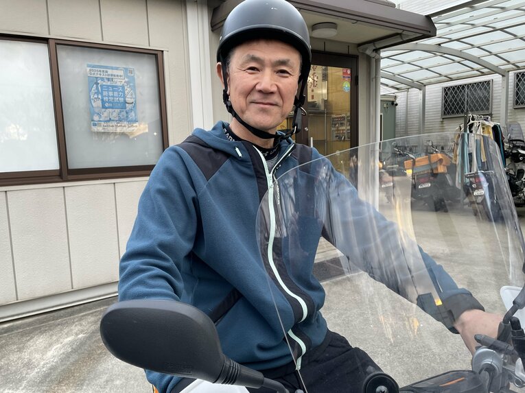 【仕事風景】新聞販売店でオーナーを務める元中日・前原博之さん　©NumberWeb