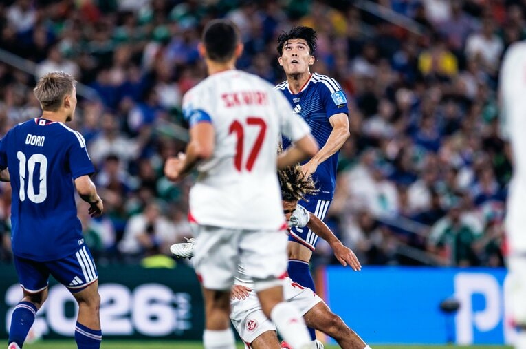 冨安のウイングバック起用はカタールW杯でもあったケースだ　©Kiichi Matsumoto/JMPA