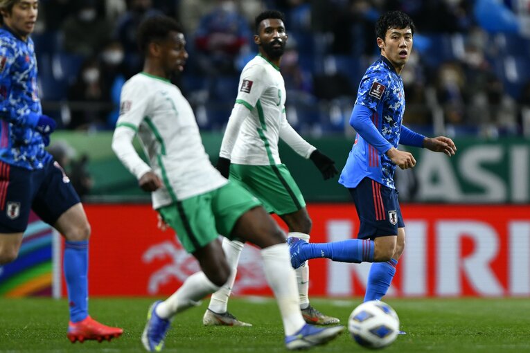 先制後はサウジアラビアに押し込まれる展開に　©Takuya Sugiyama/JMPA