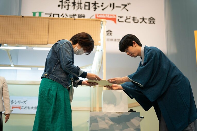 JT杯、藤井聡太八冠が“ファンに神対応”（全8枚中の8枚目）　©Shiro Miyake