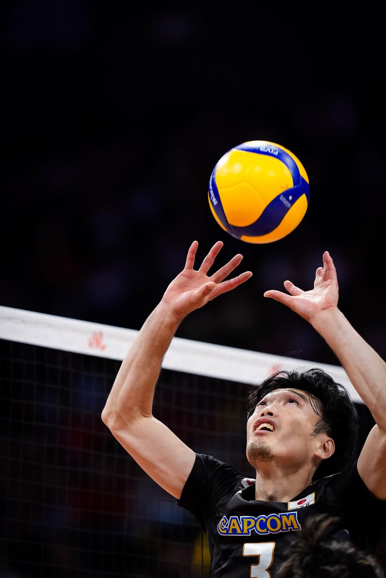 深津旭弘（VNLアメリカ戦）　©︎Volleyball World