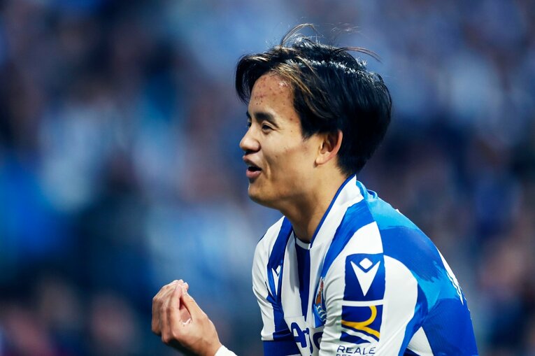 「TAKE 14」ユニ少年の期待に応えて…前髪イメチェン久保建英のW杯後ソシエダ初戦「ゴールへの気迫＋守備」を撮った〈写真多数〉(48)