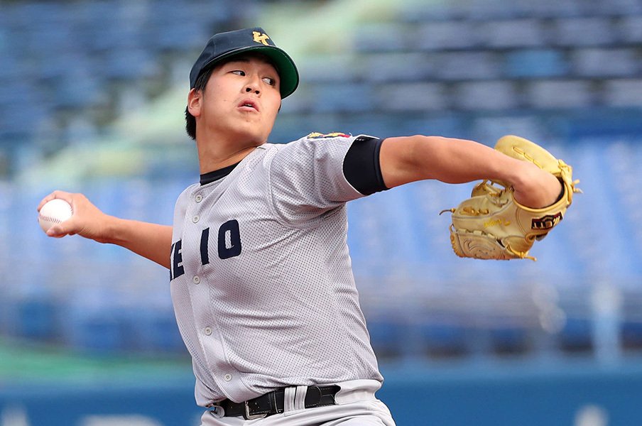 “黒田の後”を託された慶應ボーイ。広島1位・加藤拓也は相当いいぞ。<Number Web> photograph by NIKKAN SPORTS