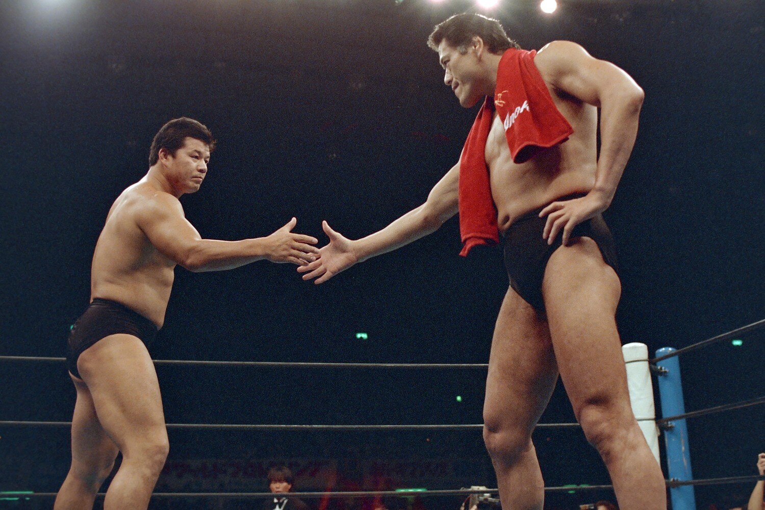 1988年8月8日、横浜文化体育館。IWGP王者の藤波に猪木が挑んだ