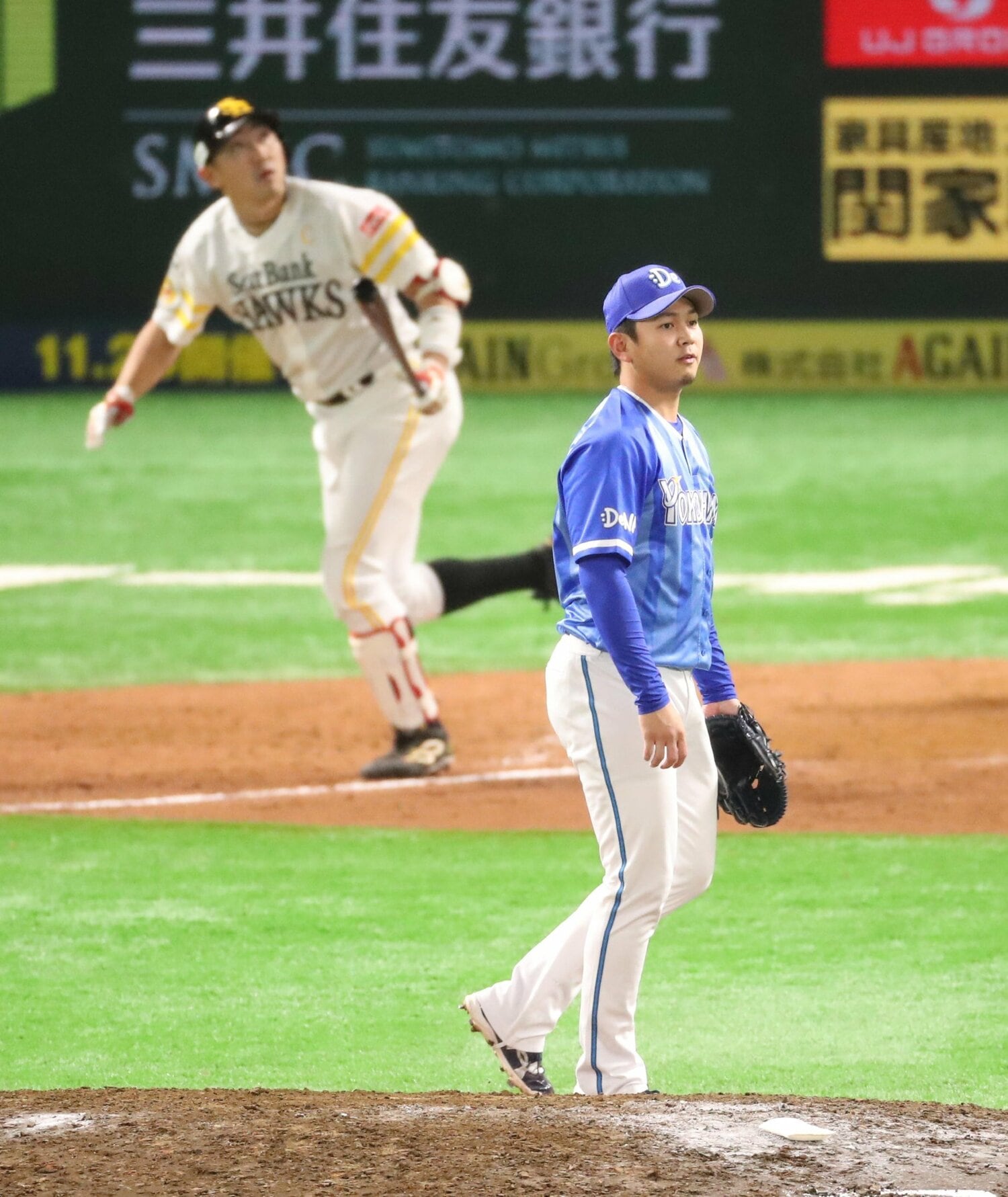 2017年日本シリーズ第6戦、ソフトバンク・内川に本塁打を許した横浜・山崎　©︎Sankei Shimbun