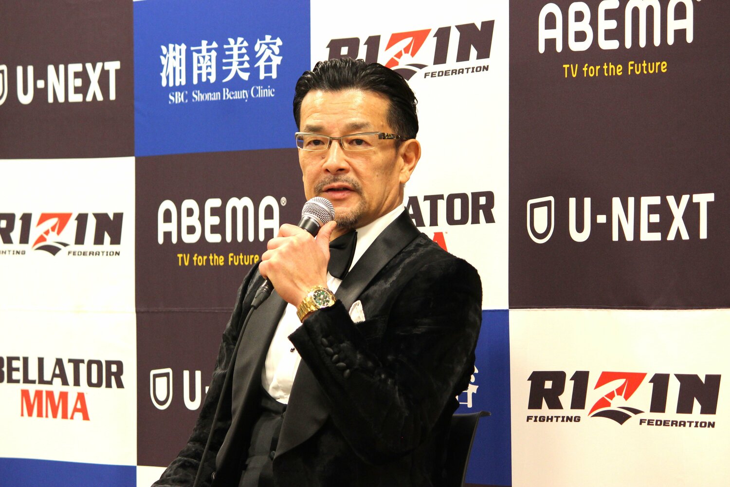 『RIZIN.40』を終えて記者たちの質問に答える榊原信行CEO ©Number Web