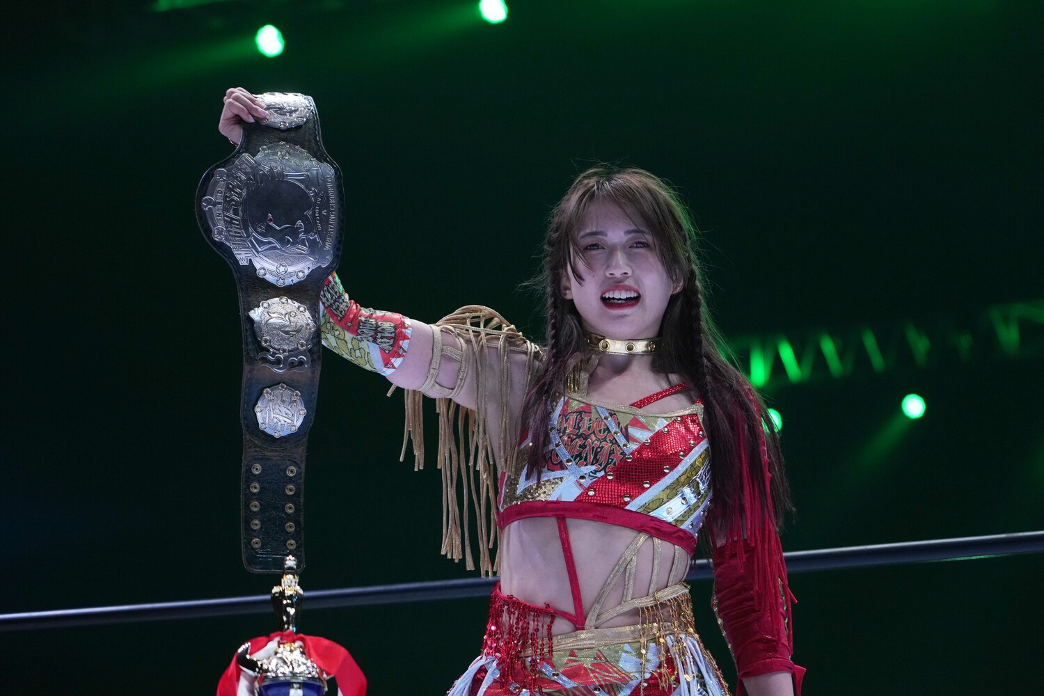 飯田沙耶の挑戦を退け、上谷沙弥はハイスピード王座の初防衛に成功した　©Essei Hara