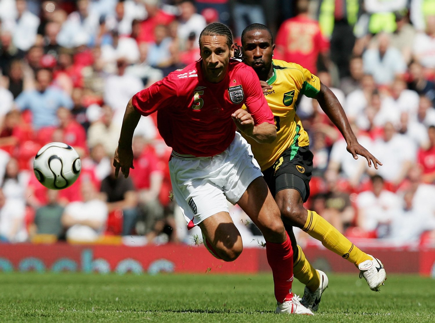 イングランド代表でも最終ラインを長年束ねた©Getty Images