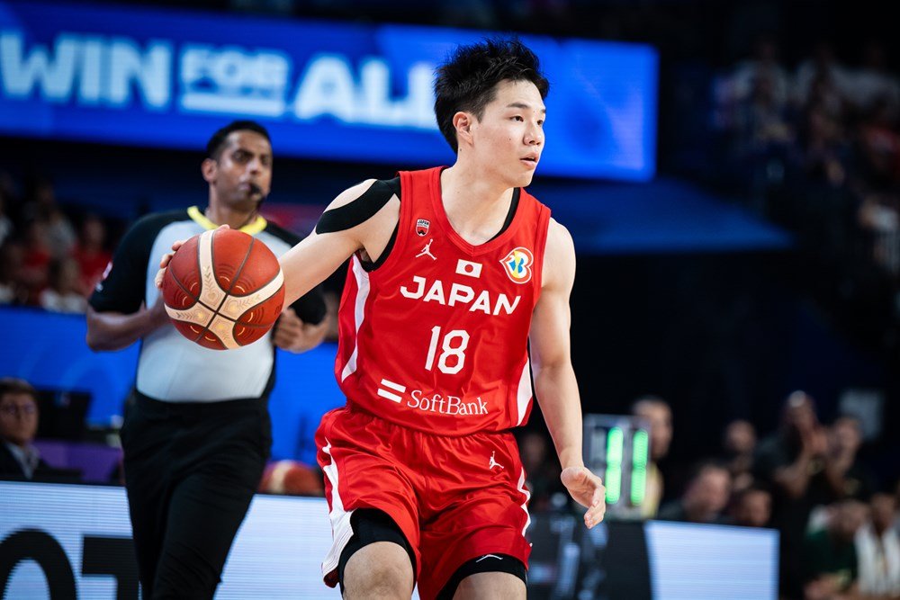 チームに対して「希望しかない」と語った馬場。パリ五輪の切符をかけ、順位決定戦での戦いへ向かう ©FIBA