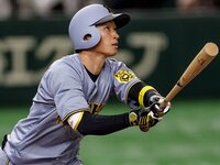 「トラを愛した男たち」カード2枚\"掛布雅之\"\"岡田彰布\"(822) 阪神・岡田彰布監督と吉田義男監督の共通点を掛布雅之が語る