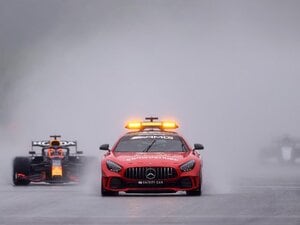 「それでも、スタートしたのは…」ハミルトンが“金儲け最優先”を痛烈批判  “雨中の強行”2周でレース成立のベルギーGP舞台裏