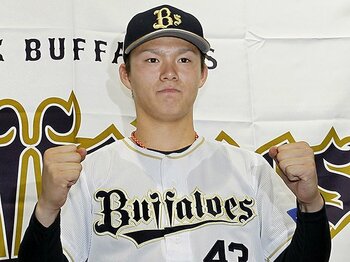 オリ山本由伸はおそるべき19歳。得意球封印は「先のことを考えて」。＜Number Web＞ photograph by Kyodo News