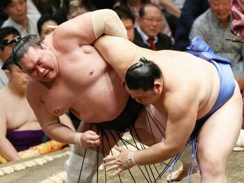 “ご意見番”武蔵丸が現役横綱大関に苦言「昔の横綱大関は怒ってるよ？」「休場続きの照ノ富士や貴景勝は“引き際”も考えないと」＜Number Web＞ photograph by JIJI PRESS