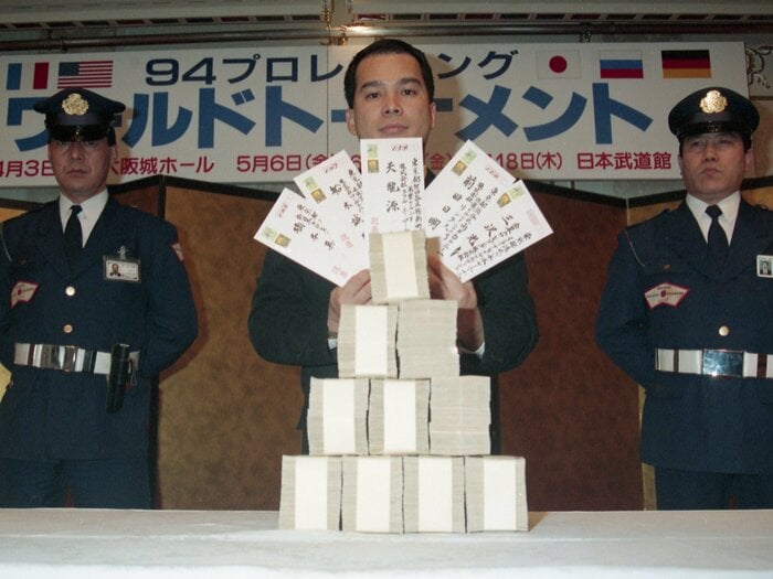 「現ナマ1億円」前代未聞の招待状…Uインター崩壊を生んだ“1億円トーナメント”はなぜ開催されたのか？ 過激な人気団体のウラに“自転車操業”の現実＜Number Web＞ photograph by 東京スポーツ新聞社