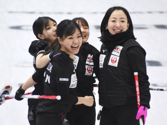 《カーリング》ロコ・ソラーレがプレーオフを制し北京五輪出場確定「個性をつぶさず、のびのびやる」で狙う平昌銅メダル超え＜Number Web＞ photograph by KYODO