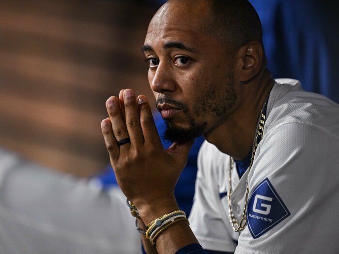 「ちょっとしたドジだ」ドジャース・ベッツの“薬指骨折”は「プロ意識の欠如」なのか？…既報で感じた日米スポーツメディア“文化の違い”とは＜Number Web＞ photograph by Nanae Suzuki