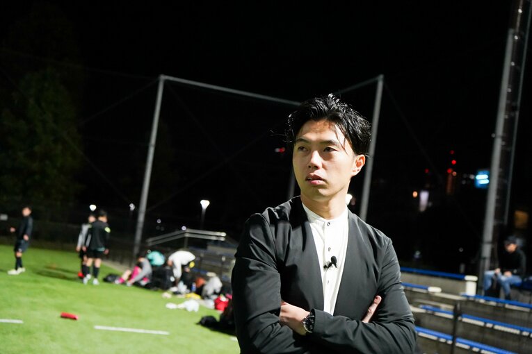 現在はYouTube配信だけでなく、クラブのオーナー兼監督でもあるレオザ　写真は株式会社シュワーボ提供