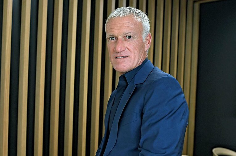 ロングインタビューに応じたディディエ・デシャン・フランス代表監督 ／ photograph by Pierre Lahalle/L’Équipe