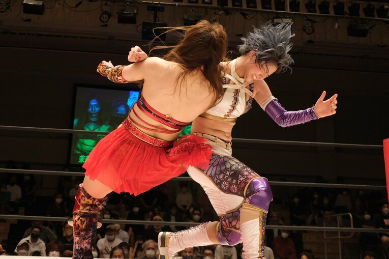 「闘うグラドル」もデビュー、アクトレスガールズの“華がスゴい”新人たちの裏で…エース・青野未来が泣いた理由「まったく追いつけていない」(44)