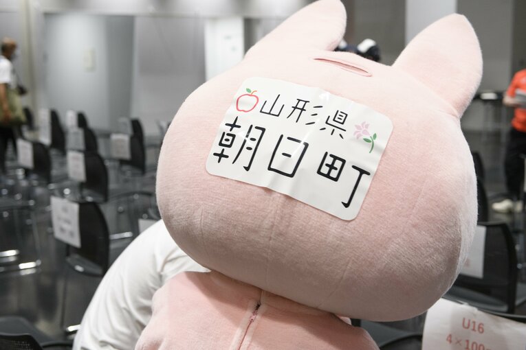 はるばる山形から駆けつけた桃色ウサヒ　©Hirofumi Kamaya