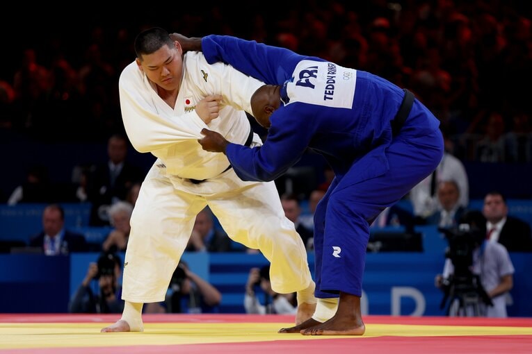 団体決勝、リネールに必死で立ち向かう斉藤　©Getty Images