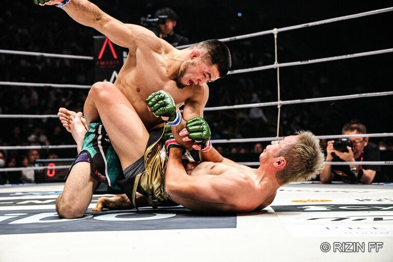 ラジャブアリ・シェイドゥラエフvs.久保優太　©RIZIN FF