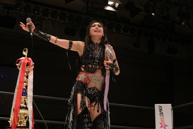 無料中継でも話題を集めた上谷沙弥vsAZM（9月27日）　©Norihiro Hashimoto