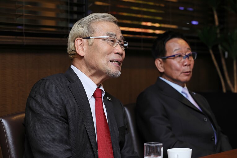 1975年結成・47年目のオール阪神・巨人。ともに岡八朗に弟子入りしたことで出会う、巨人さん（左）が5年年上　©Shigeki Yamamoto