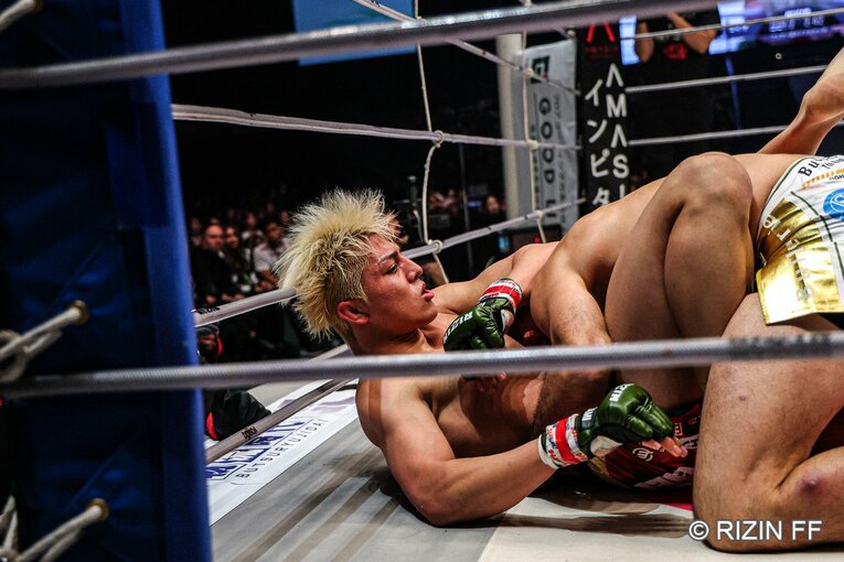 鈴木千裕vs.クレベル・コイケ　©RIZIN FF