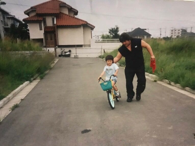 全力で遊んでくれた父の姿を、息子は今も覚えている　©本人提供