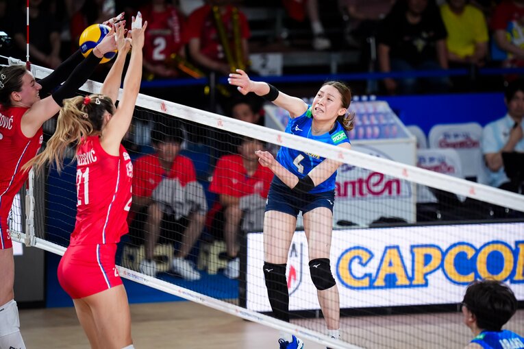 石川真佑（VNLセルビア戦）©︎Volleyball World